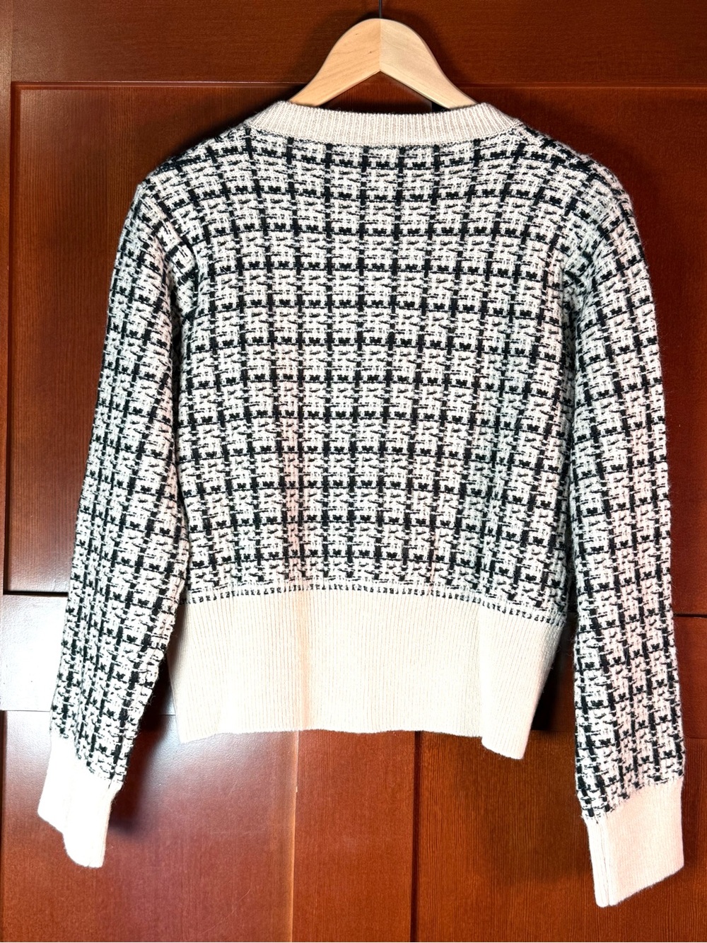 Black Cream Tweed Knit Cardigan Gold Crest Buttons XL Quiet Luxury - Picture 9 of 9